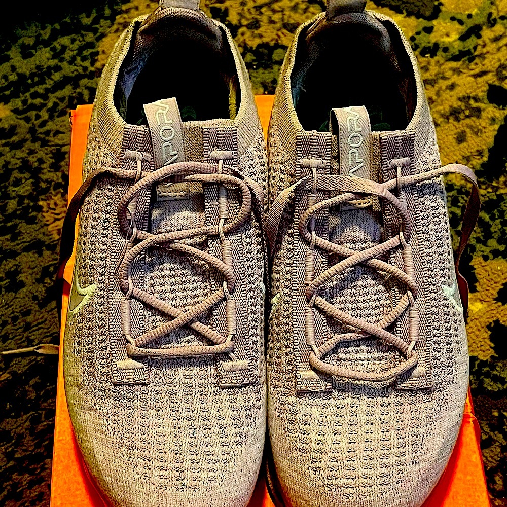 NIKE Vapormax Size 8 women sneaker